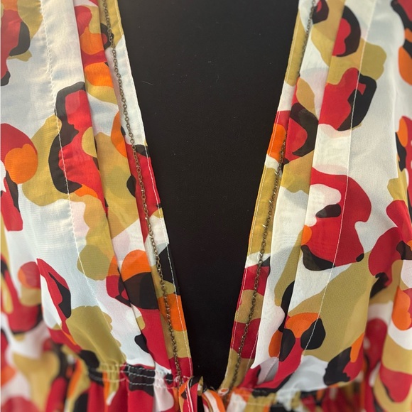 Sheer kimono style top. Tie closure with small chain detail. - Picture 3 of 7